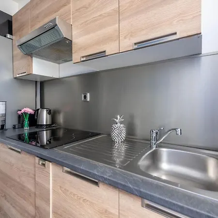 Art Deco Flat 45 M² Apartment