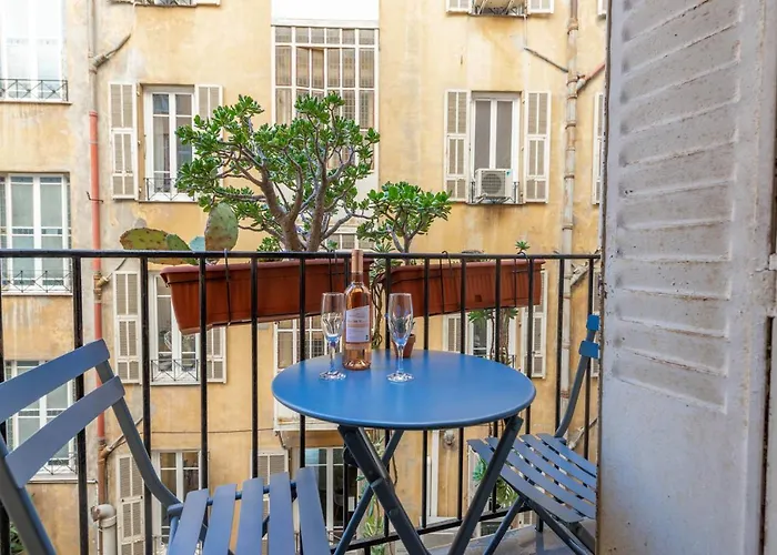 Art Deco Flat 45 M² شقة *