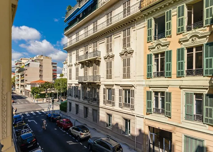 Art Deco Flat 45 M² ניס